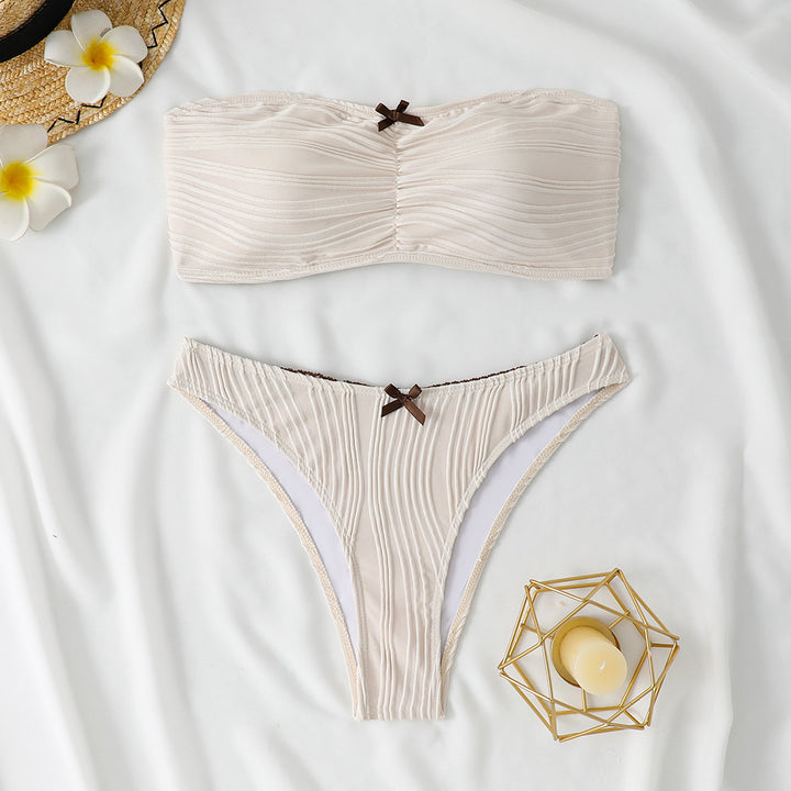 Dame Bandeau-bikini med fine folder og dekorative sløjfer Stilla