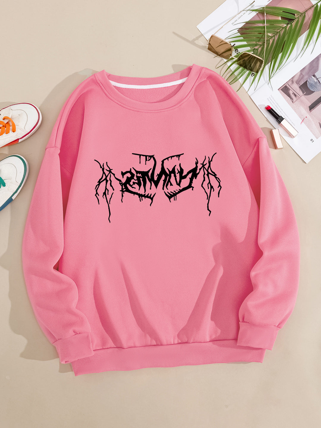 Kvinders afslappede sweatshirt med moderne grafisk design Skovae