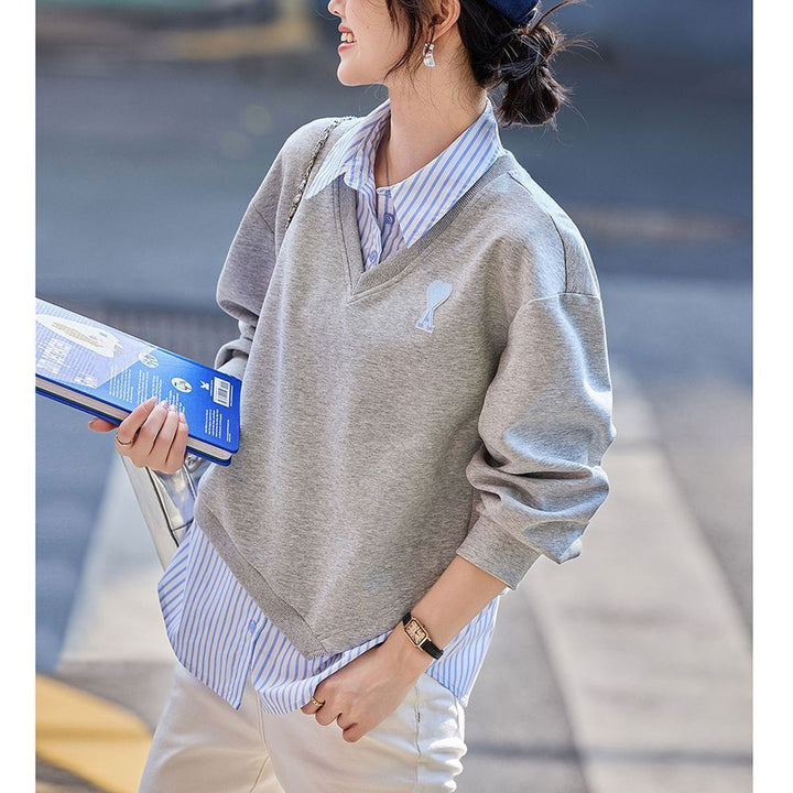 Kvinders afslappede V-hals sweater med camisole effekt