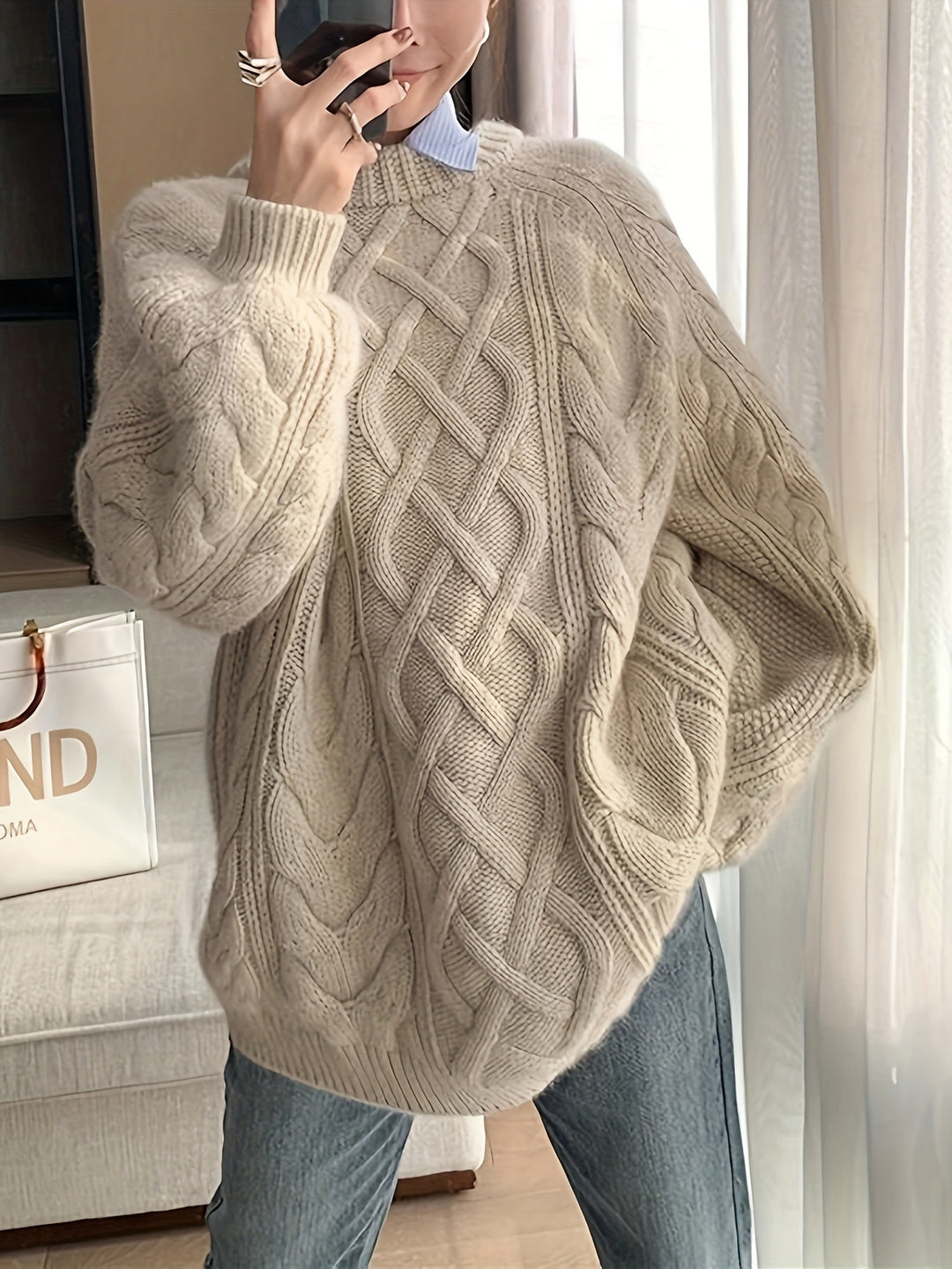 Dame strikpullover med moderne fletmønster og oversized snit Stilla