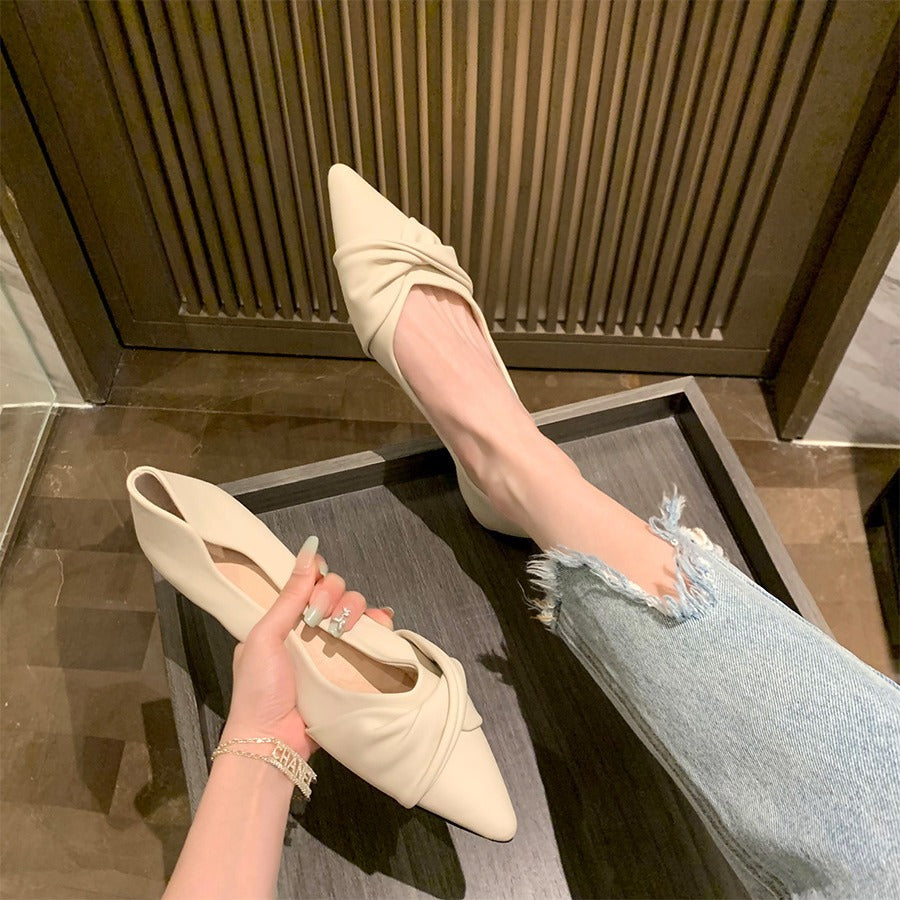 Dame elegante spidse balletsko med knudeformet detail Stilla