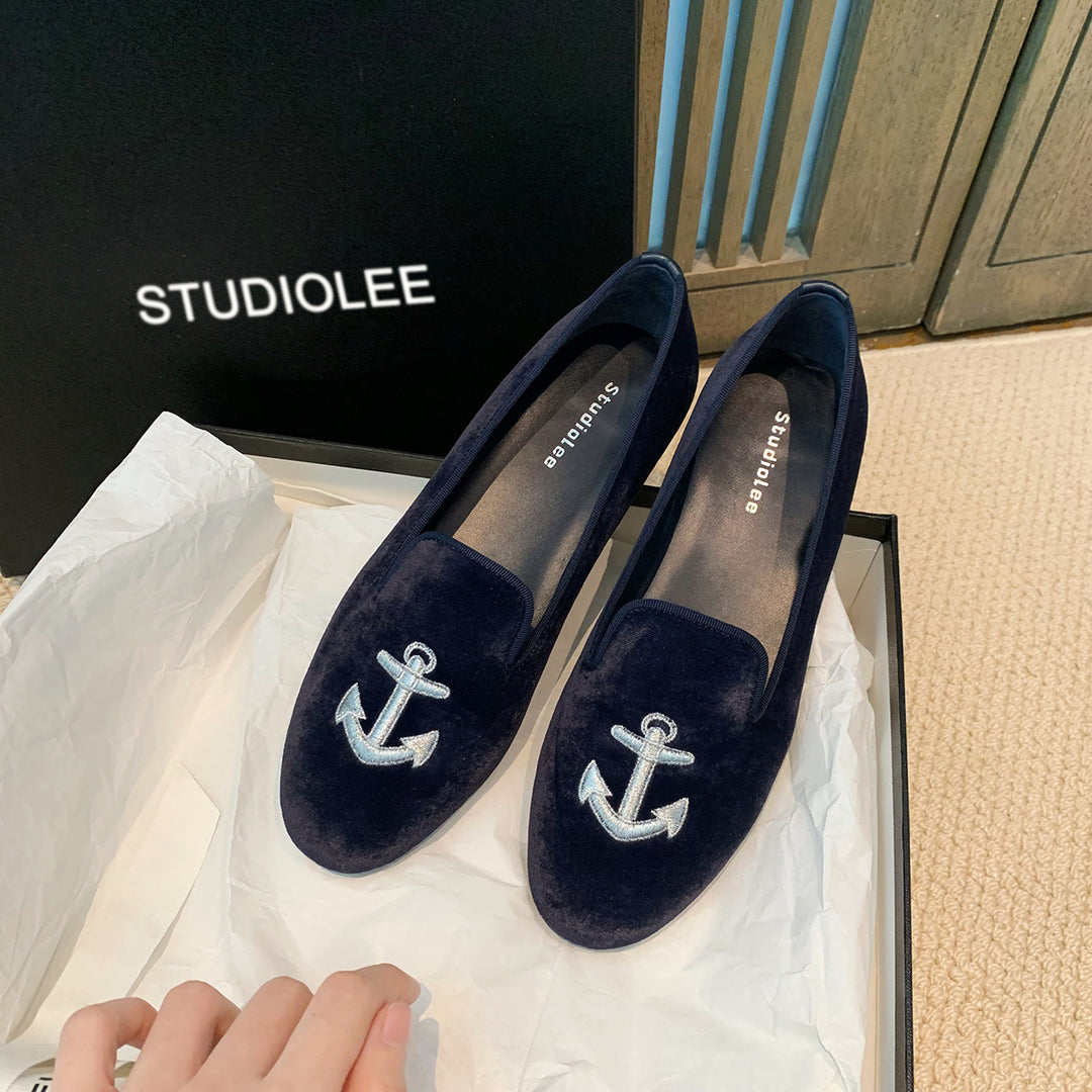 Dame Luksuriøse Velvet Slippers med broderet detalje Stilla