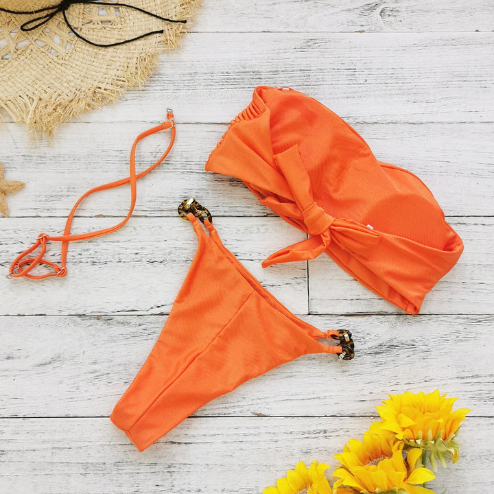 Dame bikini-sæt med innovativt flæsedesign og klassisk trekant-snit Stilla