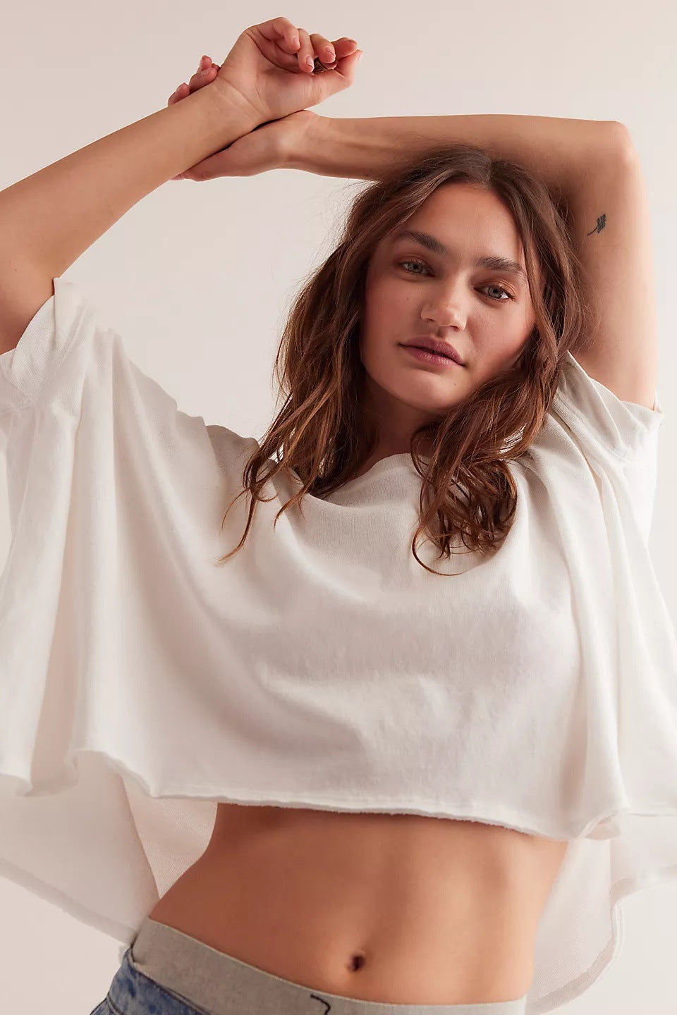 Dame afslappet cropped T-shirt med løs pasform Stilla