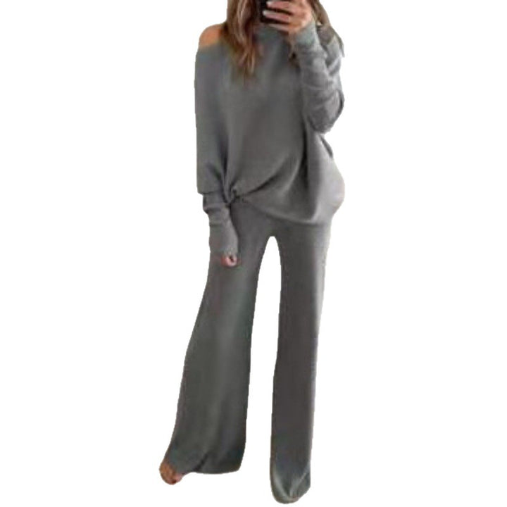 Dame strikdragt med afslappet pasform og off-shoulder design Stilla