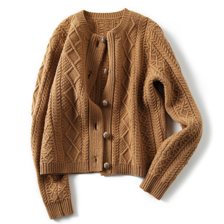 Femme Struktureret Cable Knit Cardigan med knapdetalje Stilla
