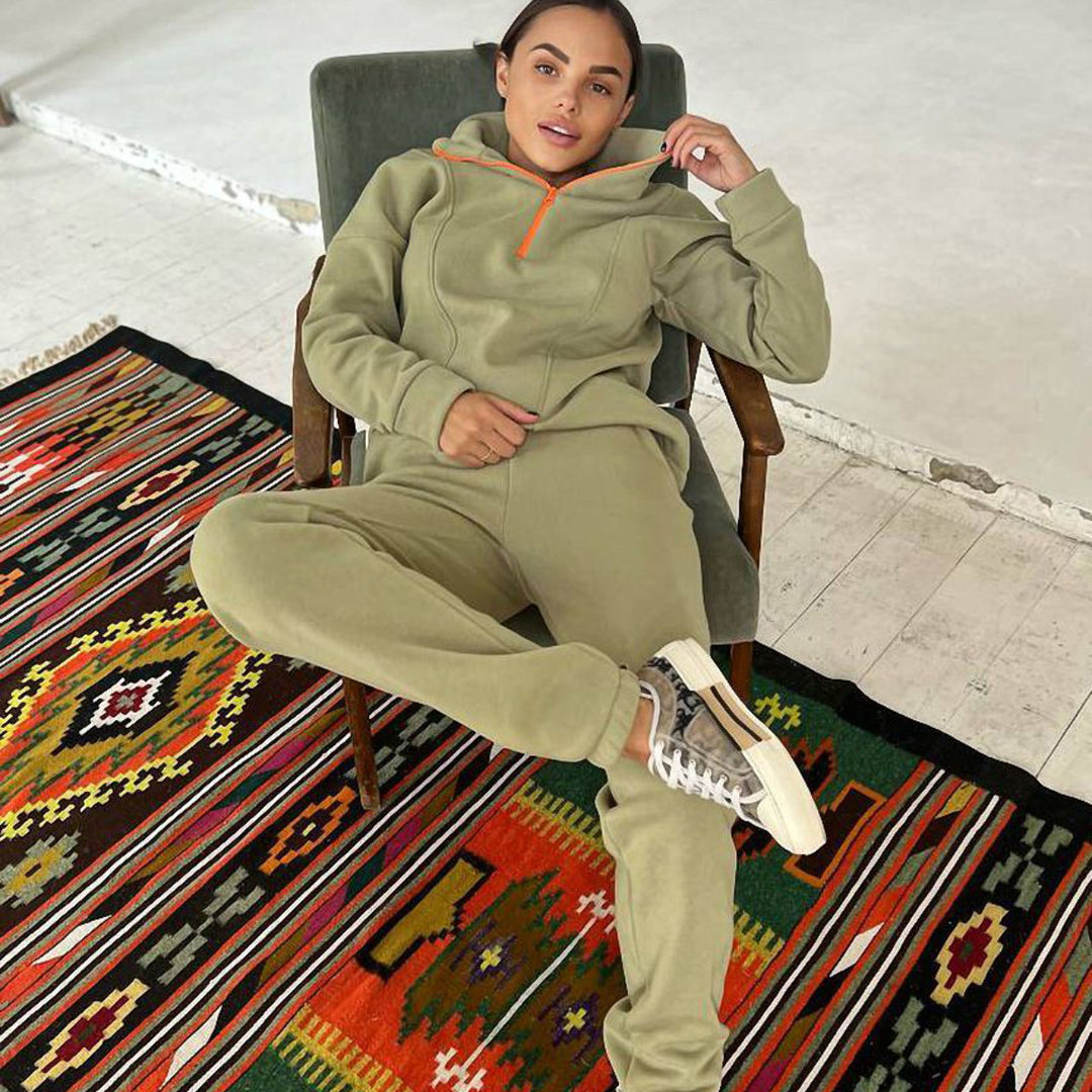 Kvinders sporty zip hoodie og joggerbukser sæt med elastisk talje og praktiske lommer Skovae