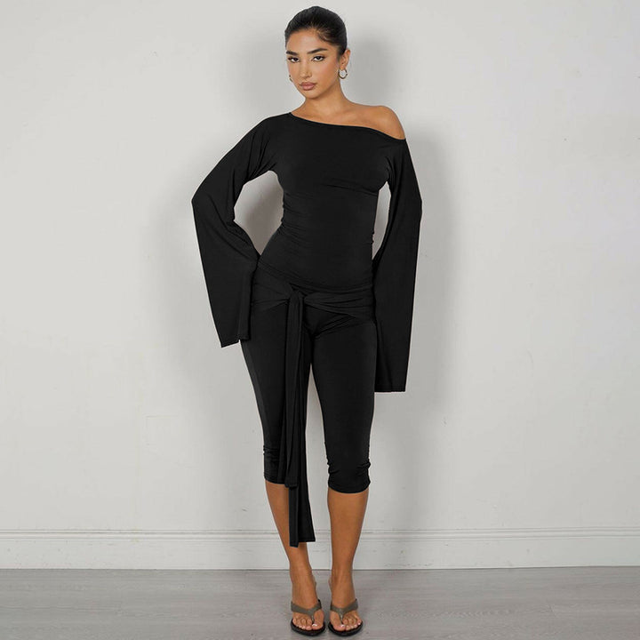 Dame Off-Shoulder Wrap Kjole med flydende ærmer og tætsiddende snit Stilla