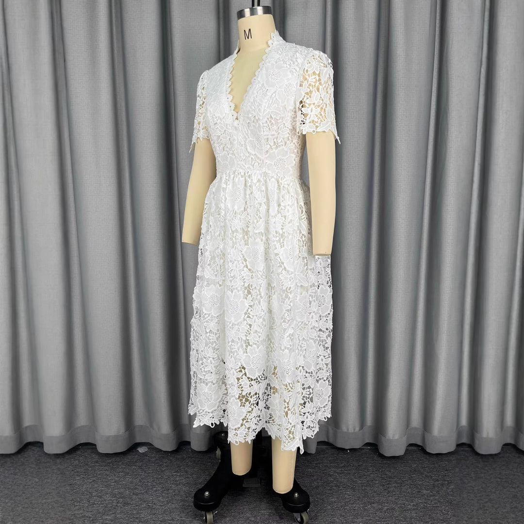 Dame Spids-Midi-Kjole med elegant V-udskæring og vintage ruffles detaljer Skovae