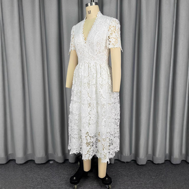 Dame Spids-Midi-Kjole med elegant V-udskæring og vintage ruffles detaljer Skovae