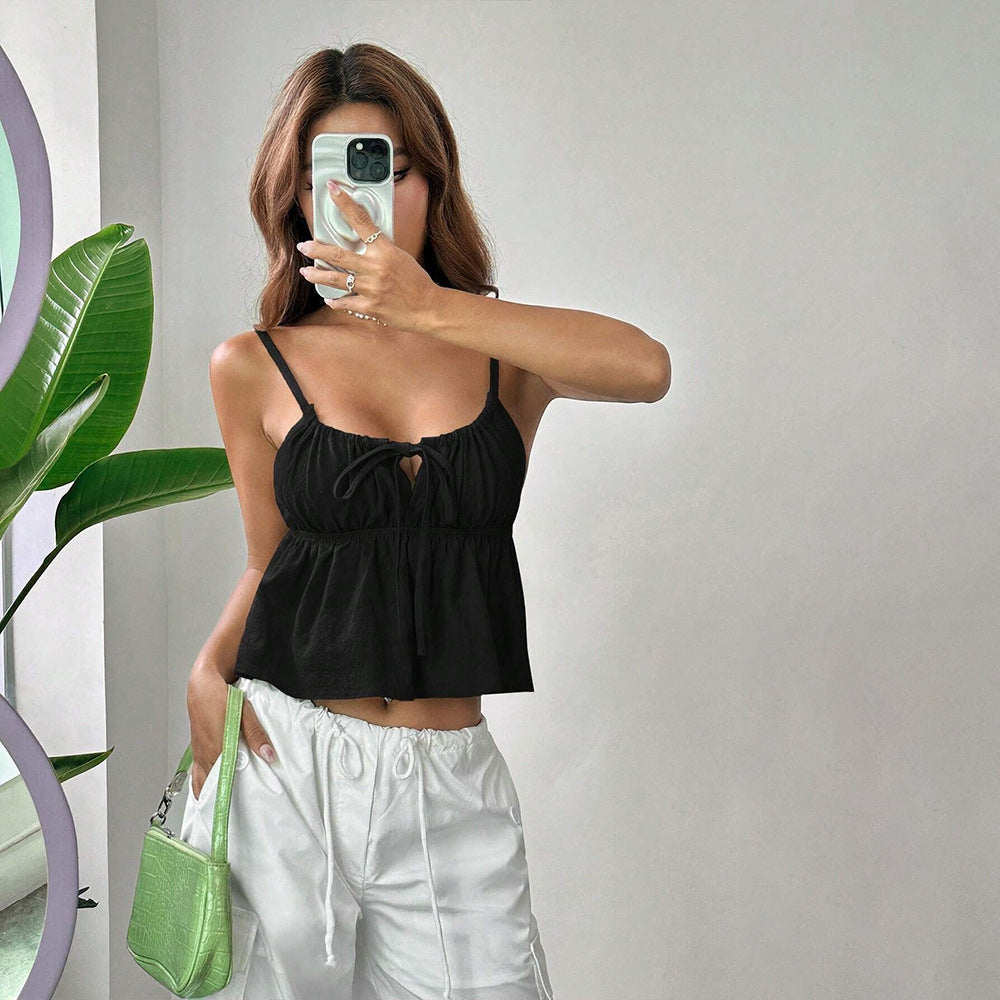 Kvinders crop top med løs pasform og dekorativ snøre detalje Stilla