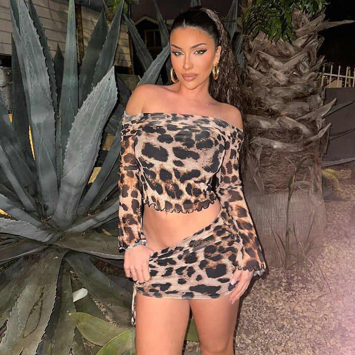 Dame Elegant og tætsiddende Off-Shoulder Outfit i unikt leopardmønster Stilla