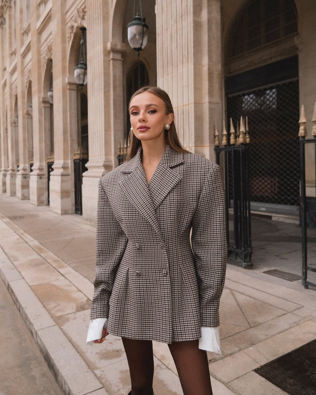 Kvinders oversized ternet blazer med dobbeltknaplukning Stilla