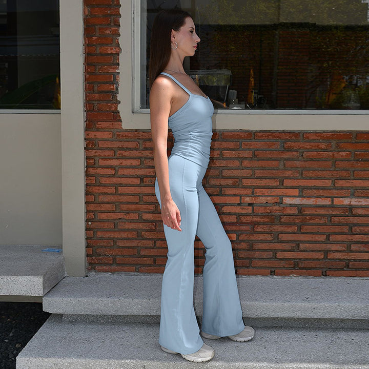 Damer sporty sæt bestående af en tætsiddende top og løse leggings Skovae