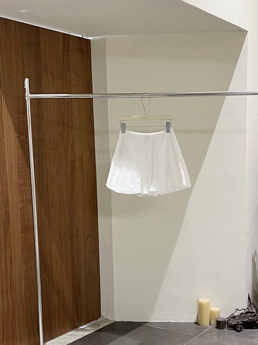 Dame shorts med unikt broderidesign og luftig pasform Stilla