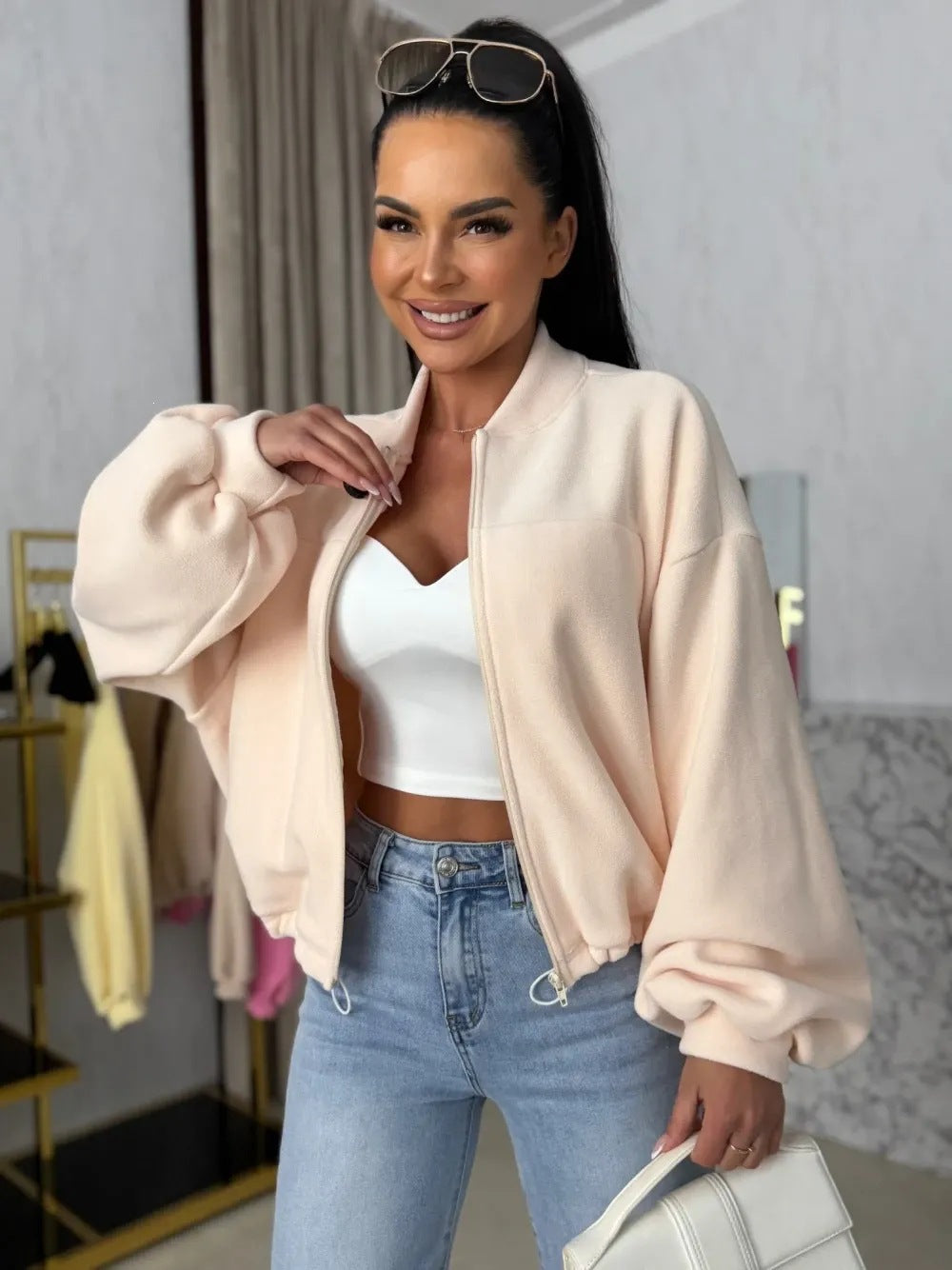 Kvinders afslappede fleecejakke med høj krave og puffede ærmer Skovae