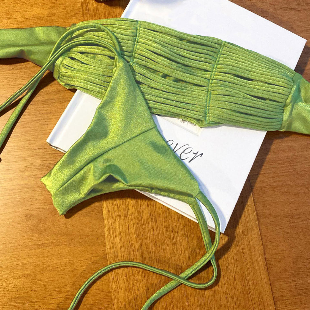 Dame bikini sæt med innovativt bånd-design og justerbare stropper Stilla