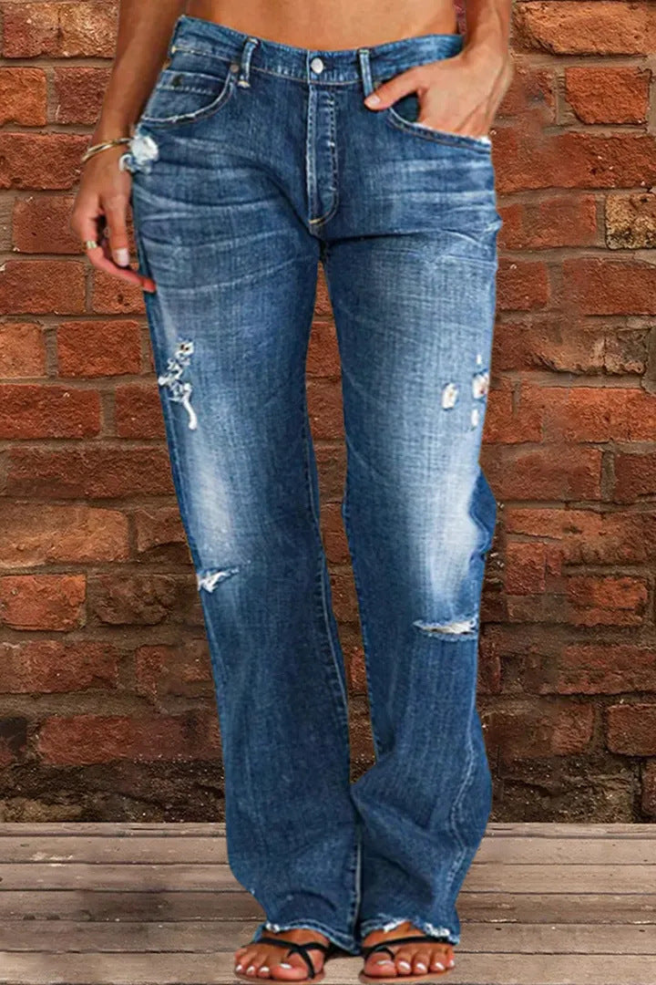 Dame fritidsjeans i afslappet boyfriend-stil med specialle ripped-detaljer og behagelig pasform Stilla