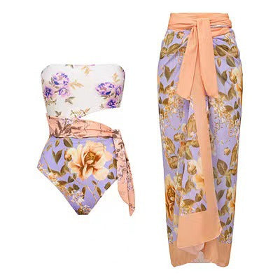 Dame Bandeau Badedragt med indpakningsskørt i floralt design Stilla