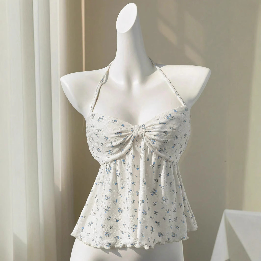 Dame romantisk strandtop med blomstermotiv og legesyg knude Skovae