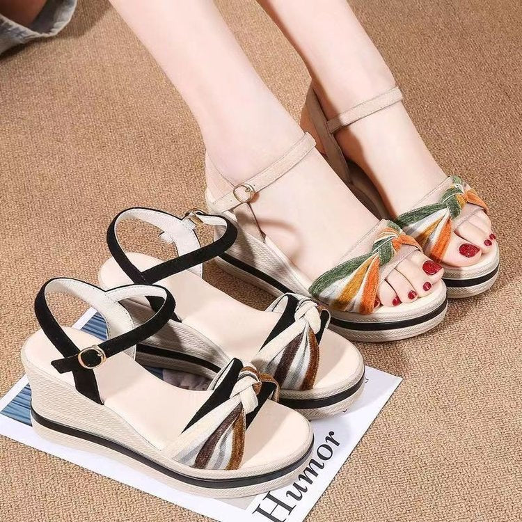 Dame Wedge-sandaler med moderne knude-design og skridsikre såler Stilla