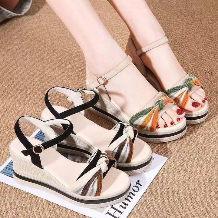 Dame Wedge-sandaler med moderne knude-design og skridsikre såler Stilla
