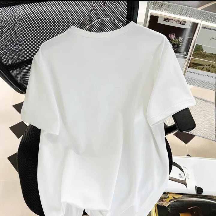 Dame T-shirt med afslappet Brooklyn tryk og minimalistisk pasform Stilla
