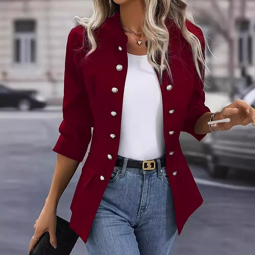 Dame moden blazer med glitrende knapdetaljer og elegant snit Stilla
