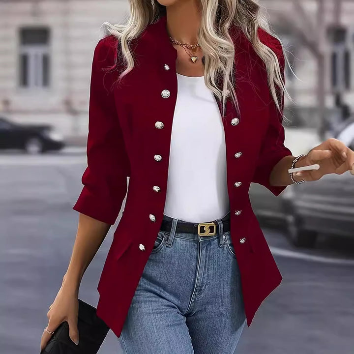 Dame moden blazer med glitrende knapdetaljer og elegant snit Stilla