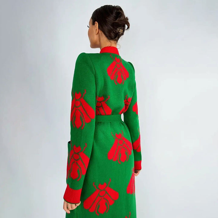 Dame strikjakke med kunstnerisk broderi og moderne knapdesign Stilla