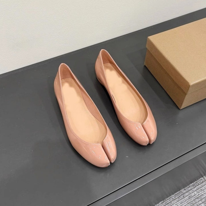 Dame Ballerinas med innovativt snit og glat overflade Stilla