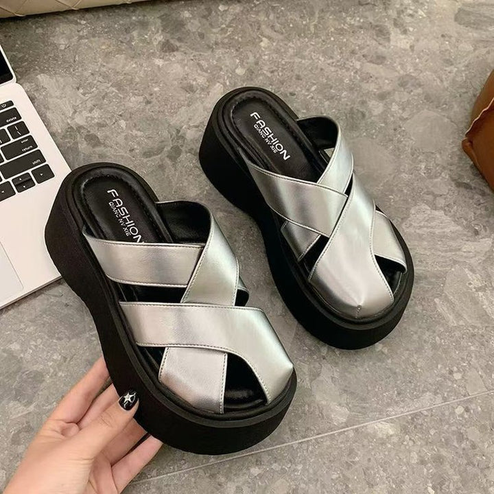 Dame Plateau-sandaler med moderne remdesign og komfortabel sål Stilla