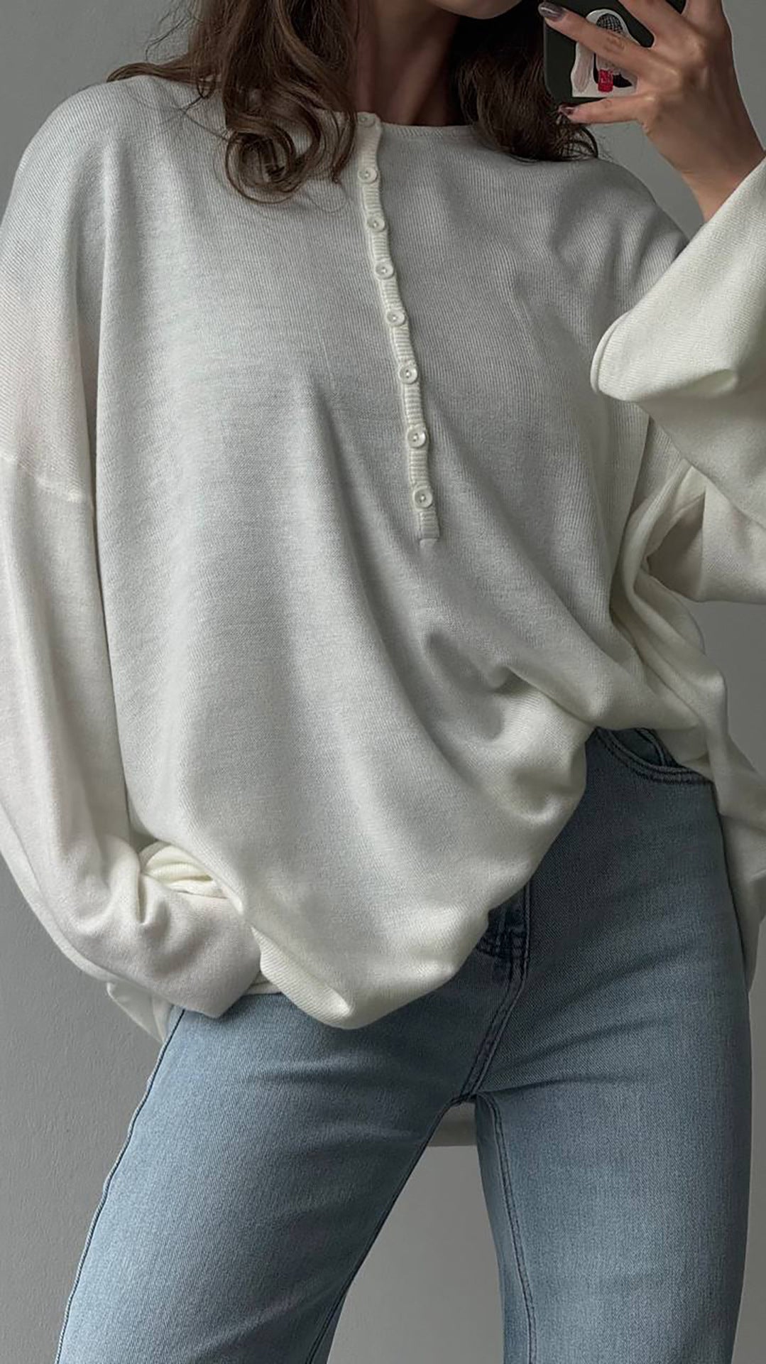 Kvinders afslappede strikkede sweater med moderne knapdetaljer Stilla