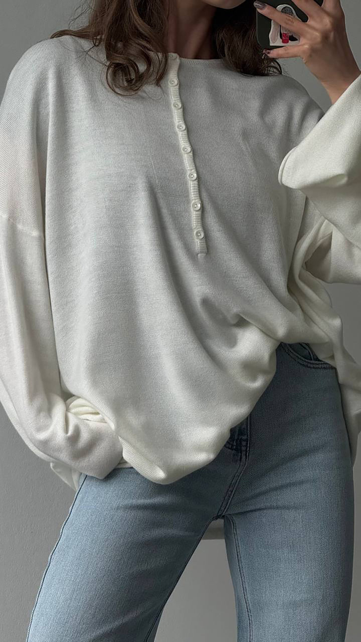 Kvinders afslappede strikkede sweater med moderne knapdetaljer Stilla