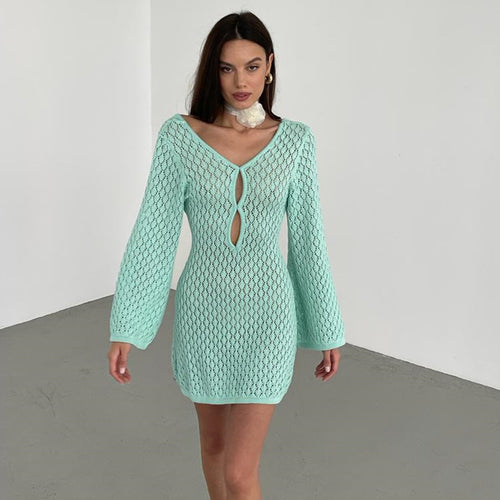 Damehæklekjole med trendy cut-out og bredt ærme Stilla