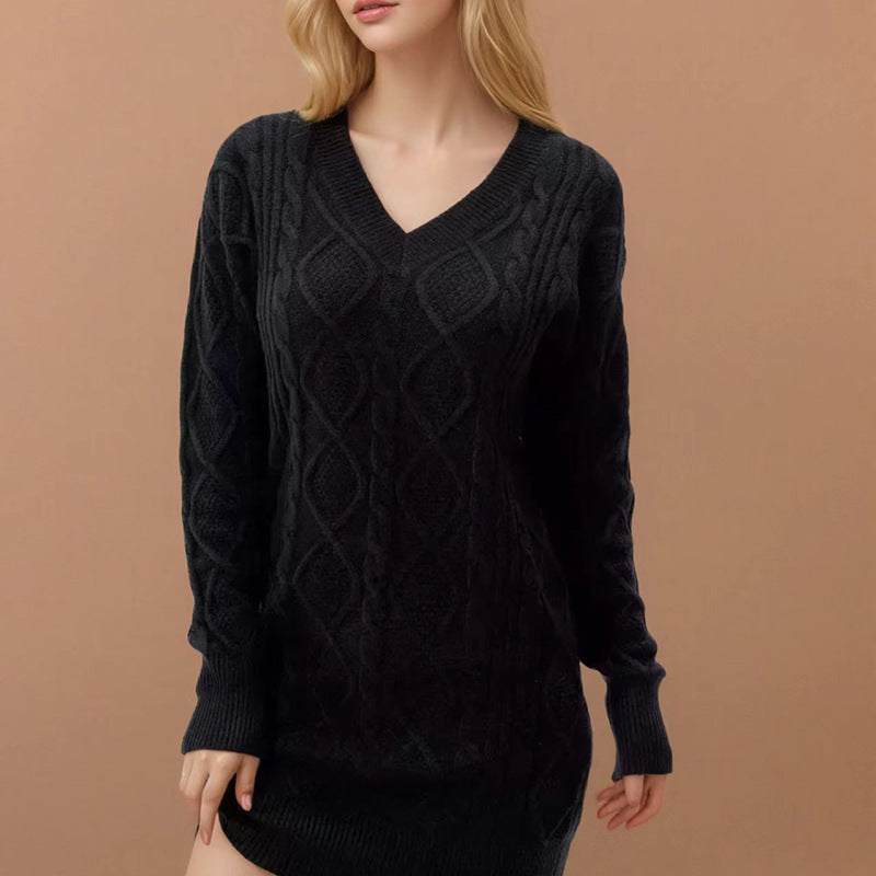 Kvinders strikket kjole med dyb V-hals og struktureret design Stilla