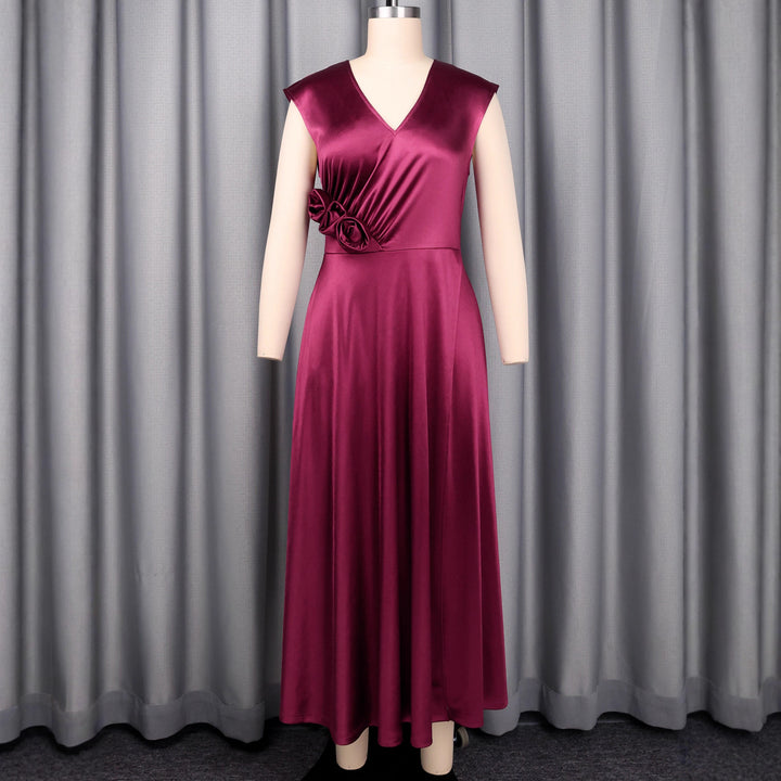 Dame elegant maxikjole med asymmetrisk slids og blomsteragtig accent Skovae