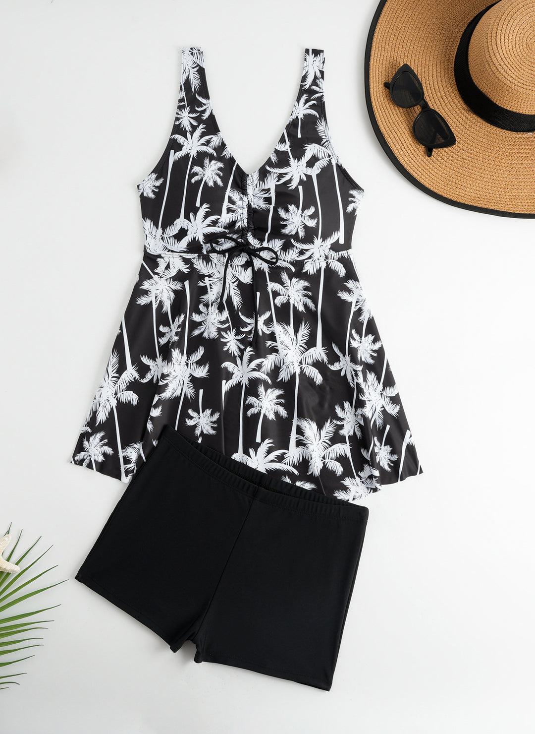 Dame Tankini sæt med blomsterakkenter og behagelige shorts Skovae