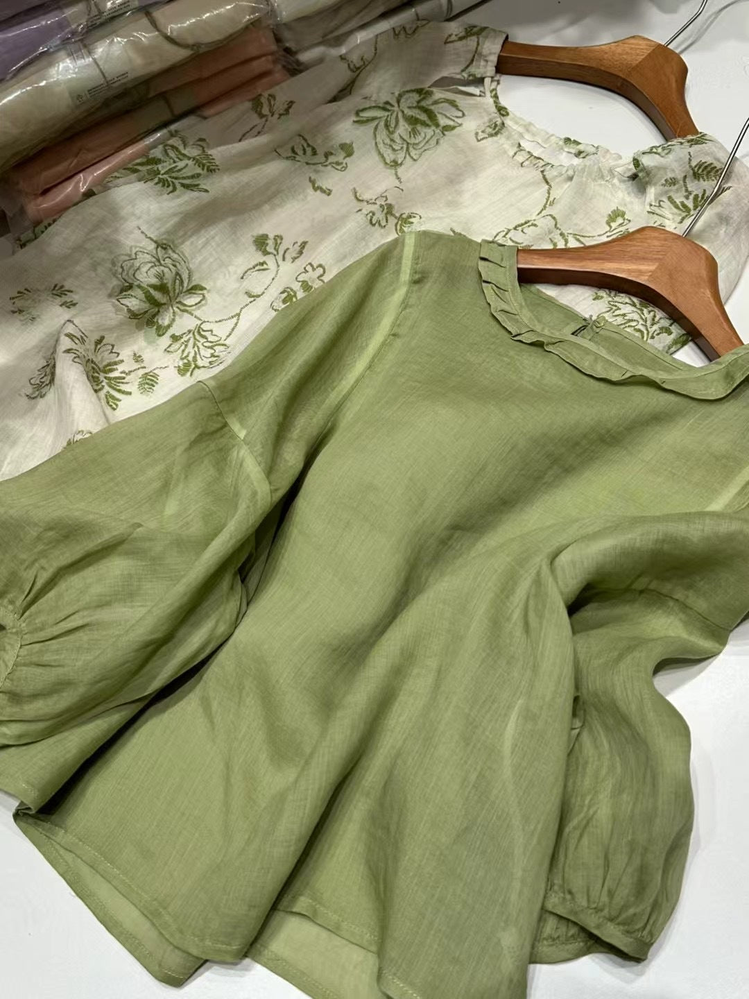 Femme Letvægts Flæsekant Bluse Stilla