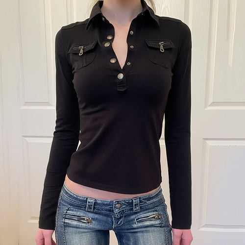 Dame polo shirt med stilfulde lommer og elegante trykknapper Skovae