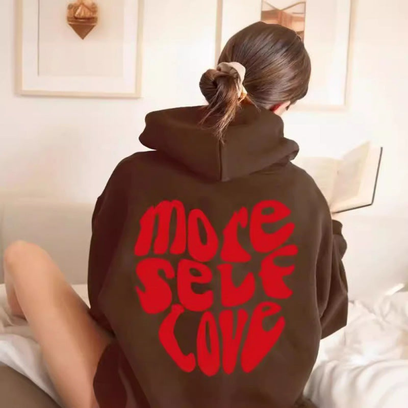 Kvinders hoodie med iøjnefaldende print og oversized pasform Skovae