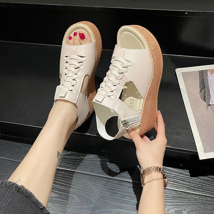 Dame wedge-sandaler med krydset remdesign og behagelig indersål Stilla