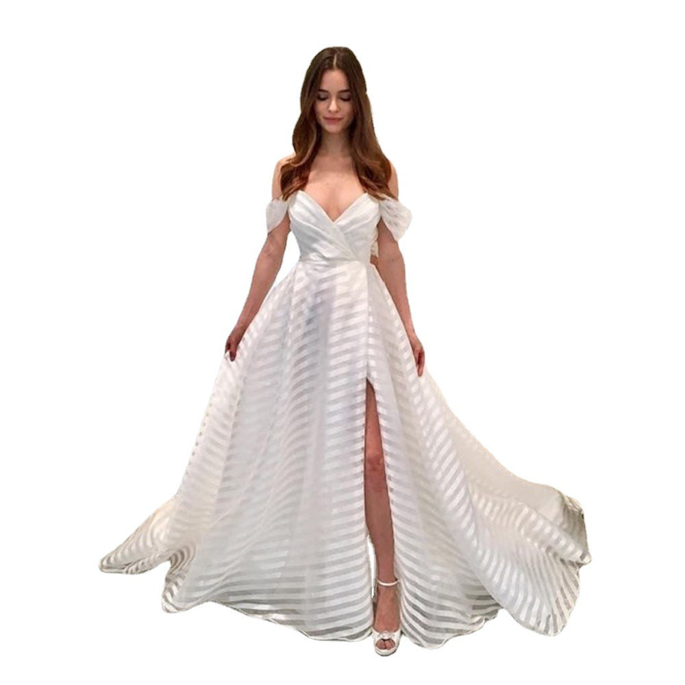 Dame Elegant brudekjole med off-shoulder ærmer og højt slids Stilla