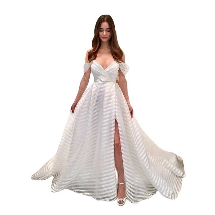 Dame Elegant brudekjole med off-shoulder ærmer og højt slids Stilla