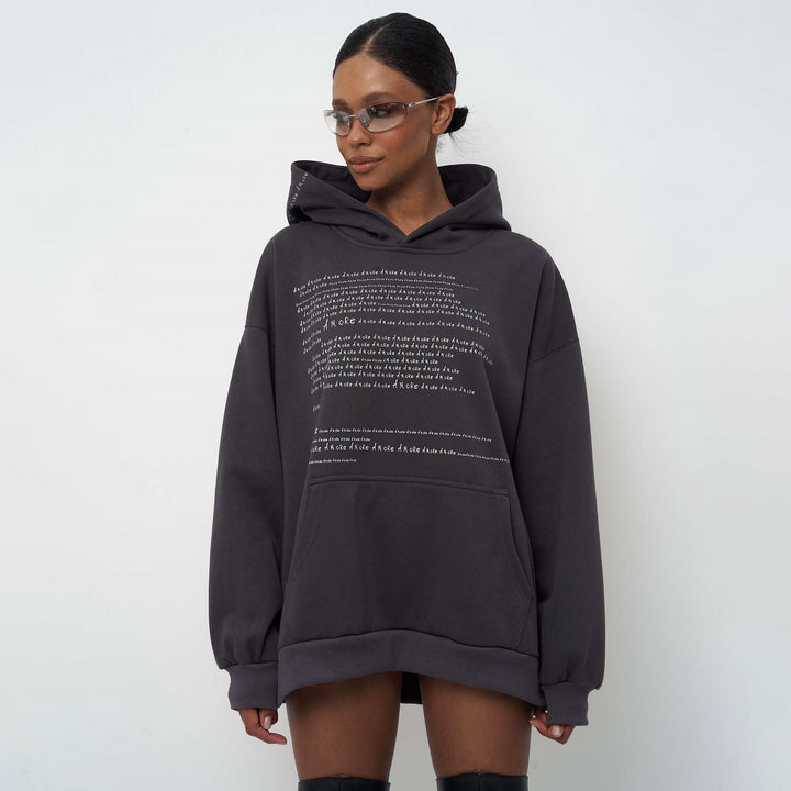 Kvindernes Højkvalitets Oversized Hoodie med Moderne Skrift Stilla