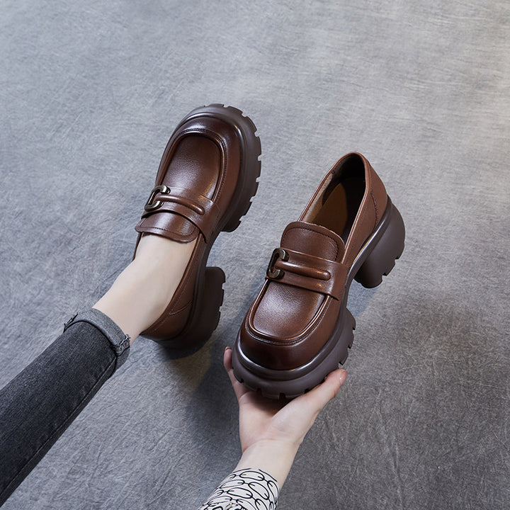 Femme Chunky Block Heel Loafers med Metallic-Accent Stilla