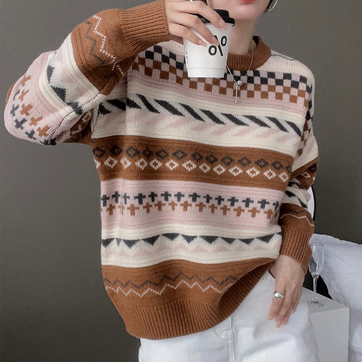 Kvinders hyggelige strikket sweater i kreativt mønsterdesign Stilla