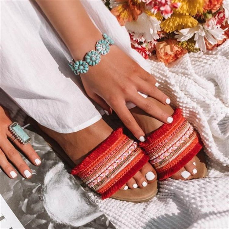 Dame fritids-sandaler med blødt design og dekorative frynser Stilla