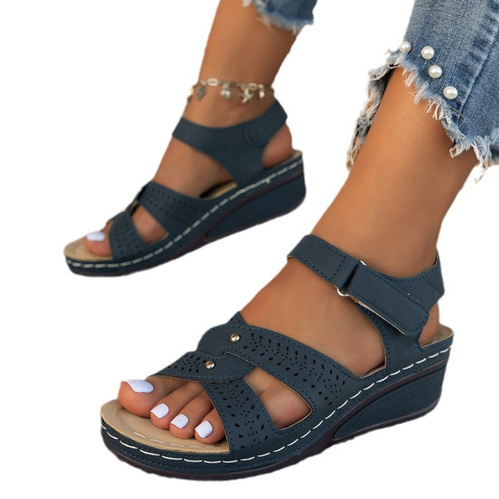 Dame mode kile sandals med raffineret rem-design Stilla