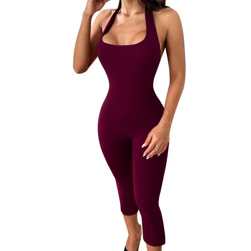 Dame figursyet jumpsuit med smalle stropper og raffineret snit